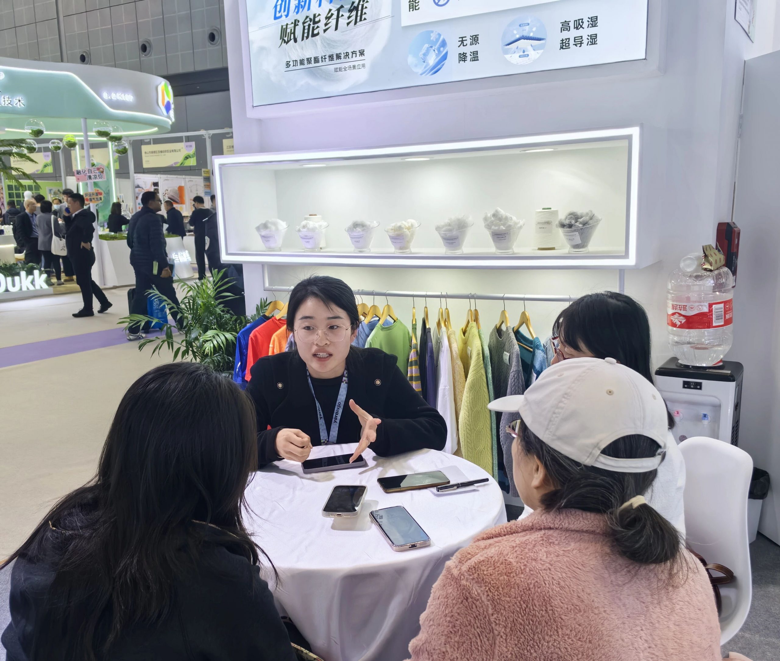 酶解重构循环·旧衣焕启新生 | 德福伦生物酶解法T2T再生纤维联合发布会，成功亮相2026上海春夏纱线展-上海德福伦新材料科技有限公司